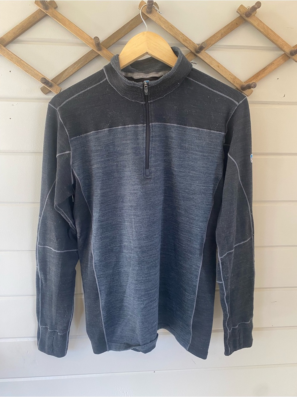 Kuhl Ryzer 1/4 Sweater Men’s Siz Medium Grey and Black